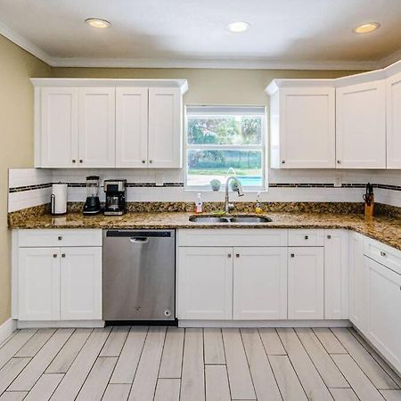 Beautiful Pool House In Old Seminole Heights! Villa Tampa Kültér fotó