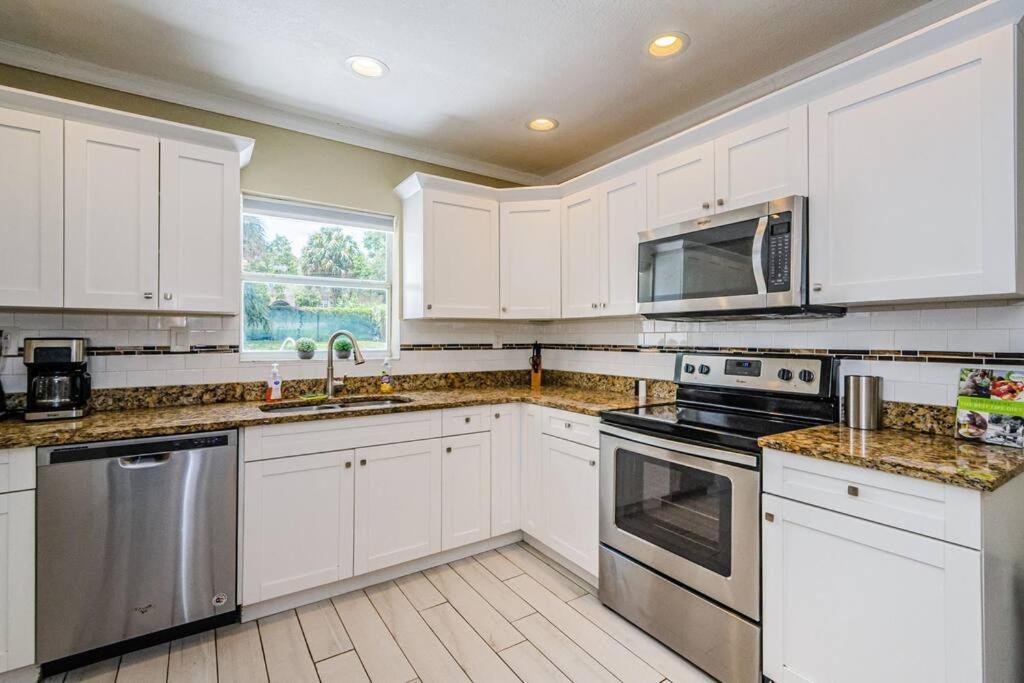 Beautiful Pool House In Old Seminole Heights! Villa Tampa Kültér fotó