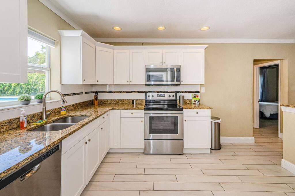 Beautiful Pool House In Old Seminole Heights! Villa Tampa Kültér fotó